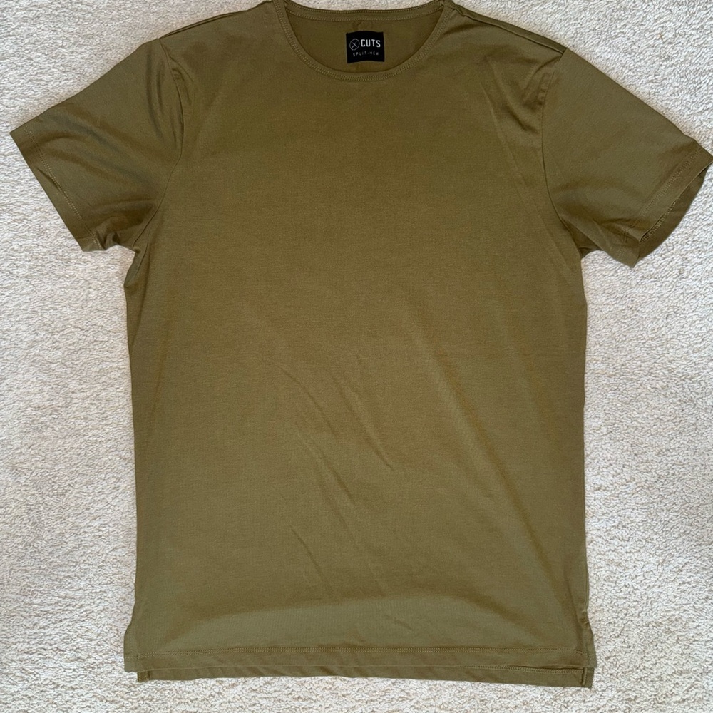 Cuts Clothing Men's Olive Green T-Shirt
